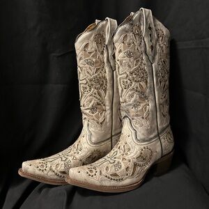 Corral Sand/Bronze Cross Inlay